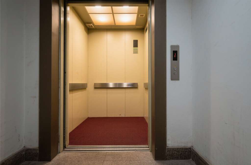 电梯感应器平层